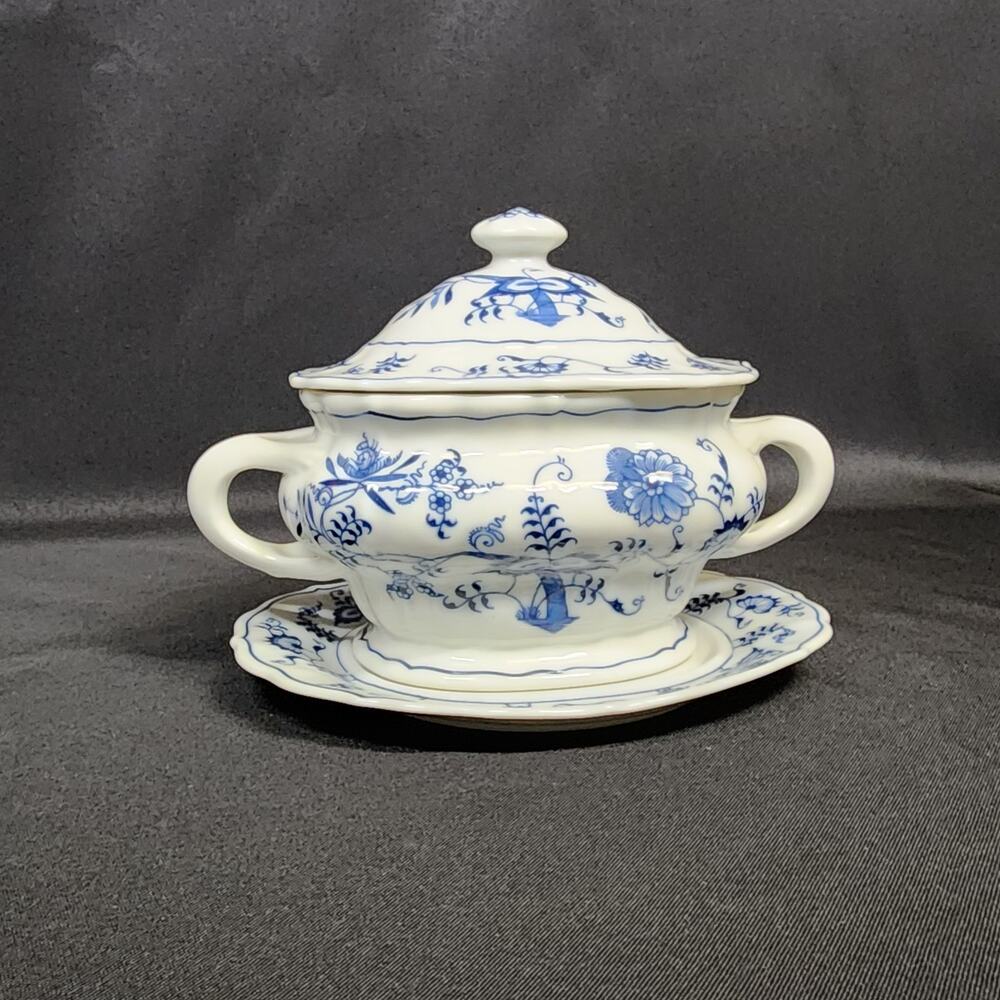 Vintage Blue Danube Sauce Tureen With Underplate DISCONTINUED Onion Pattern